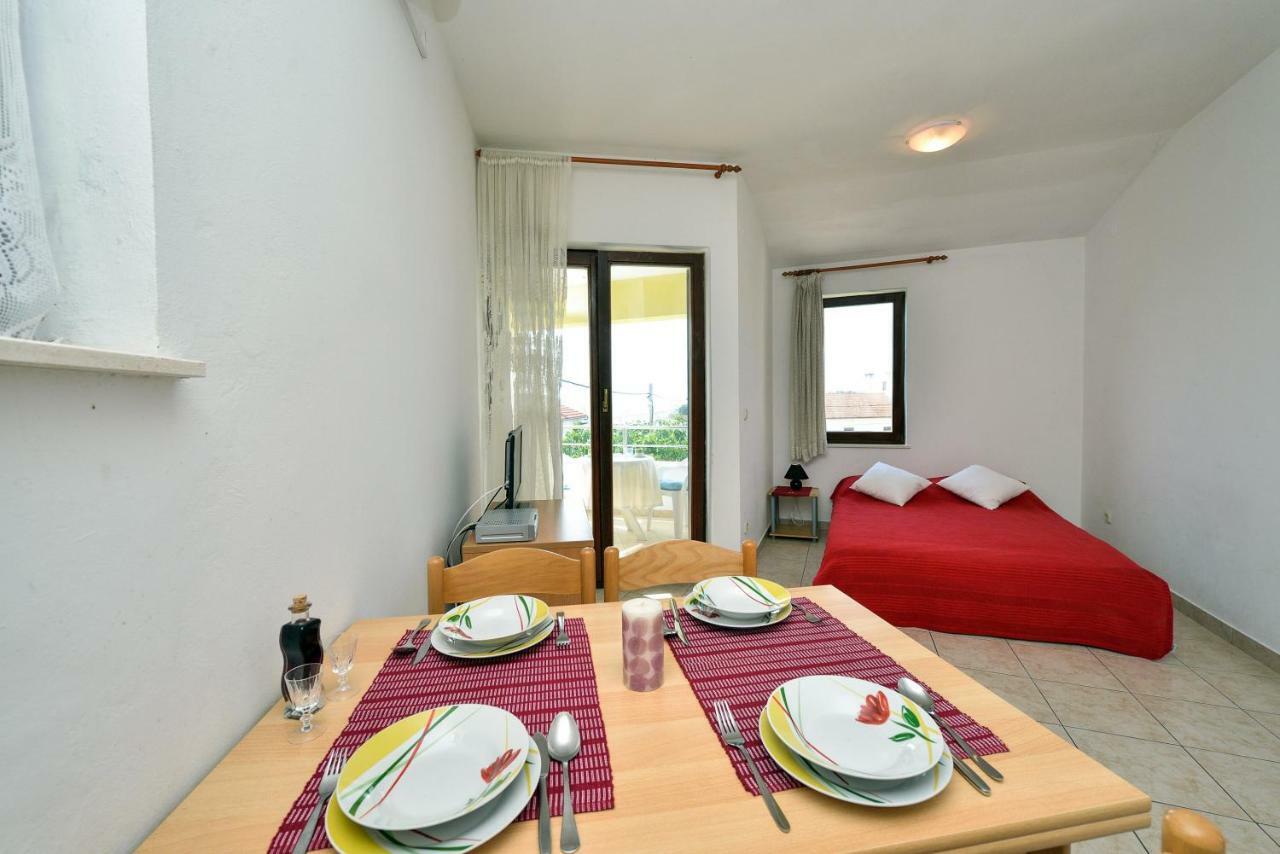 Apartments Ana Petrcane Exterior foto
